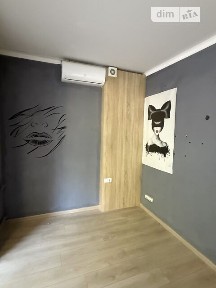 Продаж офісного приміщення 30 кв. м. на 1 поверсі на вул. Академіка Корольова 72А, багатоповерхова будівля • ID 34669776