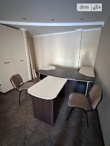 Продаж офісного приміщення 30 кв. м. на 1 поверсі на вул. Лозовецька 18, шестиповерхова будівля • ID 33950207
