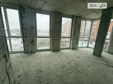 Продаж офісного приміщення 39 кв. м. на 5 поверсі на вул. Крушельницької Соломії, одинадцятиповерхова будівля • ID 33944934