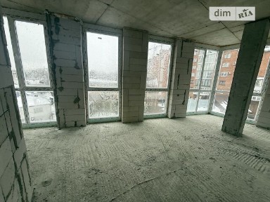 Продаж офісного приміщення 39 кв. м. на 5 поверсі на вул. Крушельницької Соломії, одинадцятиповерхова будівля • ID 33944934