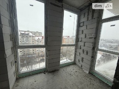 Продаж офісного приміщення 44 кв. м. на 10 поверсі на вул. Крушельницької Соломії, одинадцятиповерхова будівля • ID 33944025