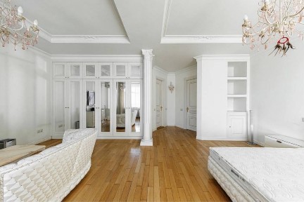 Продаж 3х кімнатної квартири 158м2 у центрі міста 2хв метро Палац Україна