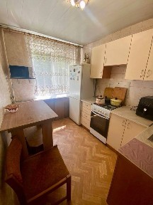 Продажа 2-х комнатной квартиры в центральном районе. Рядом Озерка, пр. Леси Украинки. Низ А. Поля. Можно безнал.