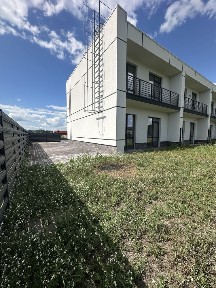 Продаж котеджу з боковою ділянкою!