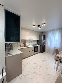 Продам 2-кімнатну кварватиру з ремонтом меблями та технікою. р-н 14 гімназії