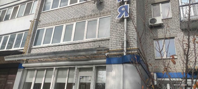 Продаж 5-кімнатної квартири 174.5 м², Слави бул., 58