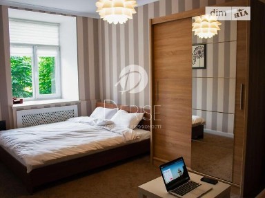 Продаж 1к квартири 27 кв. м на вул. Коновальця Євгена 7/9 • ID 34899271
