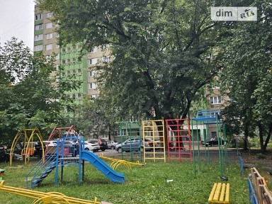 Продаж 3к квартири 75 кв. м на вул. Автозаводська 39 • ID 34882444