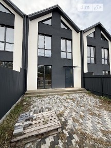 Продаж 2 поверхового таунхауса з ділянкою на 1.6 сотки, 108 кв. м, 4 кімнати, на вул. Лісова • ID 33568659