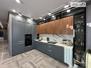 Продаж 3к квартири 138 кв. м на пров. Полуничний 24 • ID 34877420