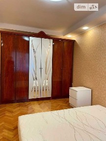Продаж 3к квартири 61 кв. м на вул. Златопільська 4К • ID 34862250