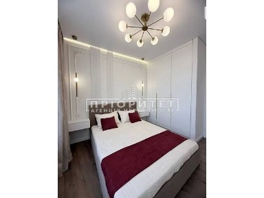 Продаж 1к квартири 42 кв. м на вул. Краснова • ID 34860881
