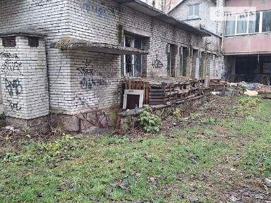 Продаж комерційного приміщення з підвалом (загальна площа 293, 2 м²), м. Івано-Франківськ (р-н Пасічна)