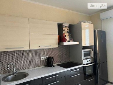 Продаж 2к квартири 66 кв. м на вул. Сім'ї Кульженків 33 • ID 34935046
