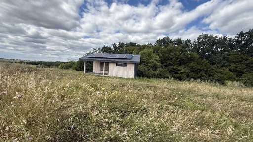 Продаж автономного будинку 43м2 25 соток під забудову с. Барахти Київська область