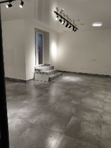Оренда комерц. прим. 78м. кв. від власника з окремим входом в районі Акварелі