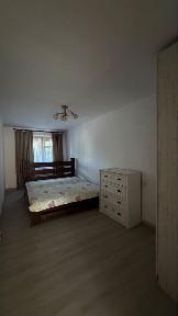 Оренда двокімнатної квартири з Газом світло не вимикають | Центральна частина міста | поруч школа та садок | 2 санвузли | Вода постійно