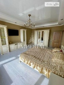 вулиця Антоновича, район Голосіївський, Київ, вул. Антоновича 131 34935911