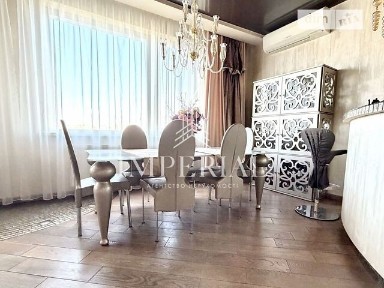 Продаж 3к квартири 122 кв. м на вул. Юрія Іллєнка 18Б • ID 34935921