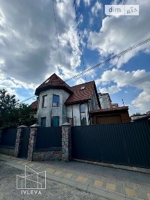 Продаж 3 поверхового будинку з верандою і ділянкою на 6 соток, 297.7 кв. м, 8 кімнат, на вул. Акацієва 2 • ID 34937294