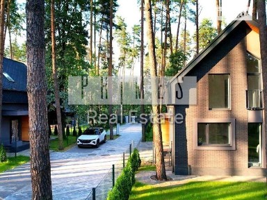 Продаж 2 поверхового будинку з ділянкою на 7 соток, 160 кв. м, 5 кімнат, на вул. Заозерна 88 • ID 34937283