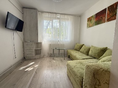 Продається велика 1кімнатна квартира, кухня-студія+підвал