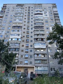 Київ, Деміївська вул., 47