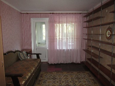 Продам 3 кімнатну квартиру по вул. Сагайдачного (колишня вул. Фрунзе р-н Центрального ринку)