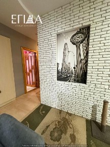 Центр. 4- окремі кімнати та кухня студія. 112 м2 + власний дворик