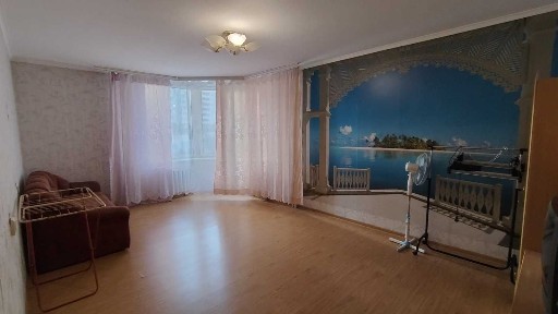 Велика квартира м. Позняки, новобудова