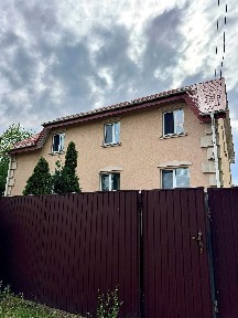 Продається сучасний двоповерховий будинок на березі Десни з хамамом та камінним будинком
