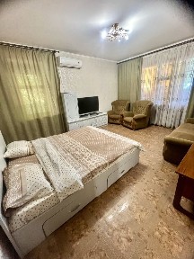 Посуточно Киевский Таирова. Королева/Архитекторская 1 этаж Собственник