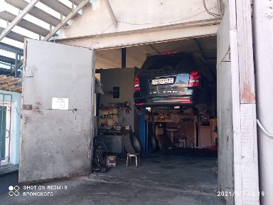 Сдам100 м²под СТО / магазин / склад, 3 ворот, 380V, фасад, угловой. Без комиссии. Дорога на Горбатый мост. Своя видная реклама. Парковка, бомбоубежище​ мо