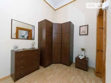 Рейтарська вулиця, мікрорайон Старий Київ, район Шевченківський, Київ, метро Золоті ворота, вул. Рейтарська 7А 34940215
