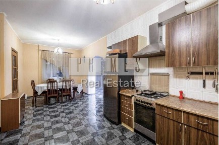 Продаж 5к триповерхового будинку, є генератор, гараж на 1 авто, Русанівські Сади