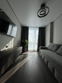 Продаж дизайнерської 2-кімнатної квартири в ЖК Manhattan Up - поруч міського озера