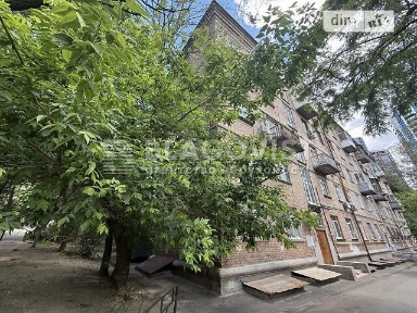 Продаж 3к квартири 71.5 кв. м на вул. Коновальця Євгена 27 • ID 34942452