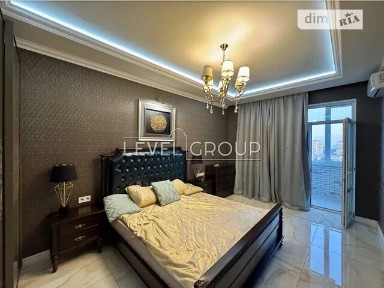 Продаж 2к квартири 64 кв. м на вул. Коновальця Євгена 34А • ID 34941172