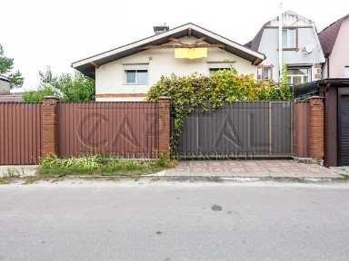 Продаж 2 поверхового будинку з ділянкою на 3.3 сотки, 225 кв. м, 4 кімнати, на пров. Київський • ID 34941666