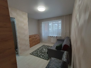 Продам квартиру в цегляному будинкуз ремонтом в центрі
