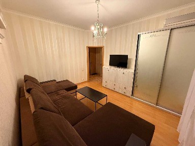 Простора 2к по бульв. Міхновського 7, м. Либідська (5хв), м. Звіринецька (10хв)