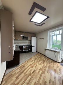 Оренда Половки Курчатова 2 к велика кухня