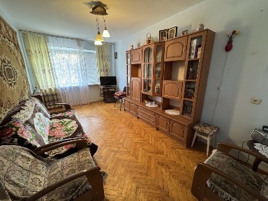 Оренда 2х кімнатноі біля площі