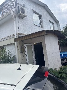 Часть дома со своим двором и парковкой. Ромашковая