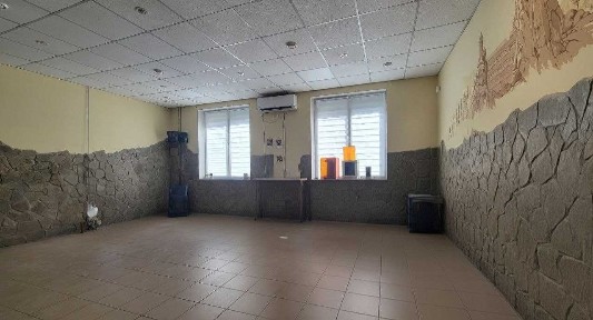 Продаж комерційного приміщення вул. Хуторівка