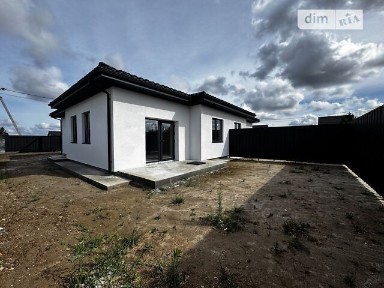 Продаж 1 поверхового дуплекса з ділянкою на 3.5 сотки, 95 кв. м, 3 кімнати, на вул. Весняна • ID 34947359