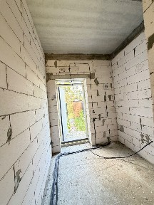 Продам Таунхаус в місті Гостомель на вул. Вербицького, 120 м², 5 кімнат, тераса - 68 000 $ До Києва 15 хв. на Авто. Поруч пакт Щасливий. Без Комісії.