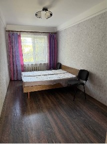 Продам 2 ком квартиру Е. Мельника