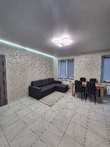 Оренда просторої квартири вул. Туристів