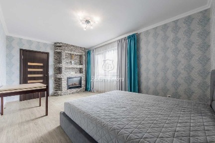 Продаж 2-кімнатної квартири 71 м², Макаренка вул., 1А